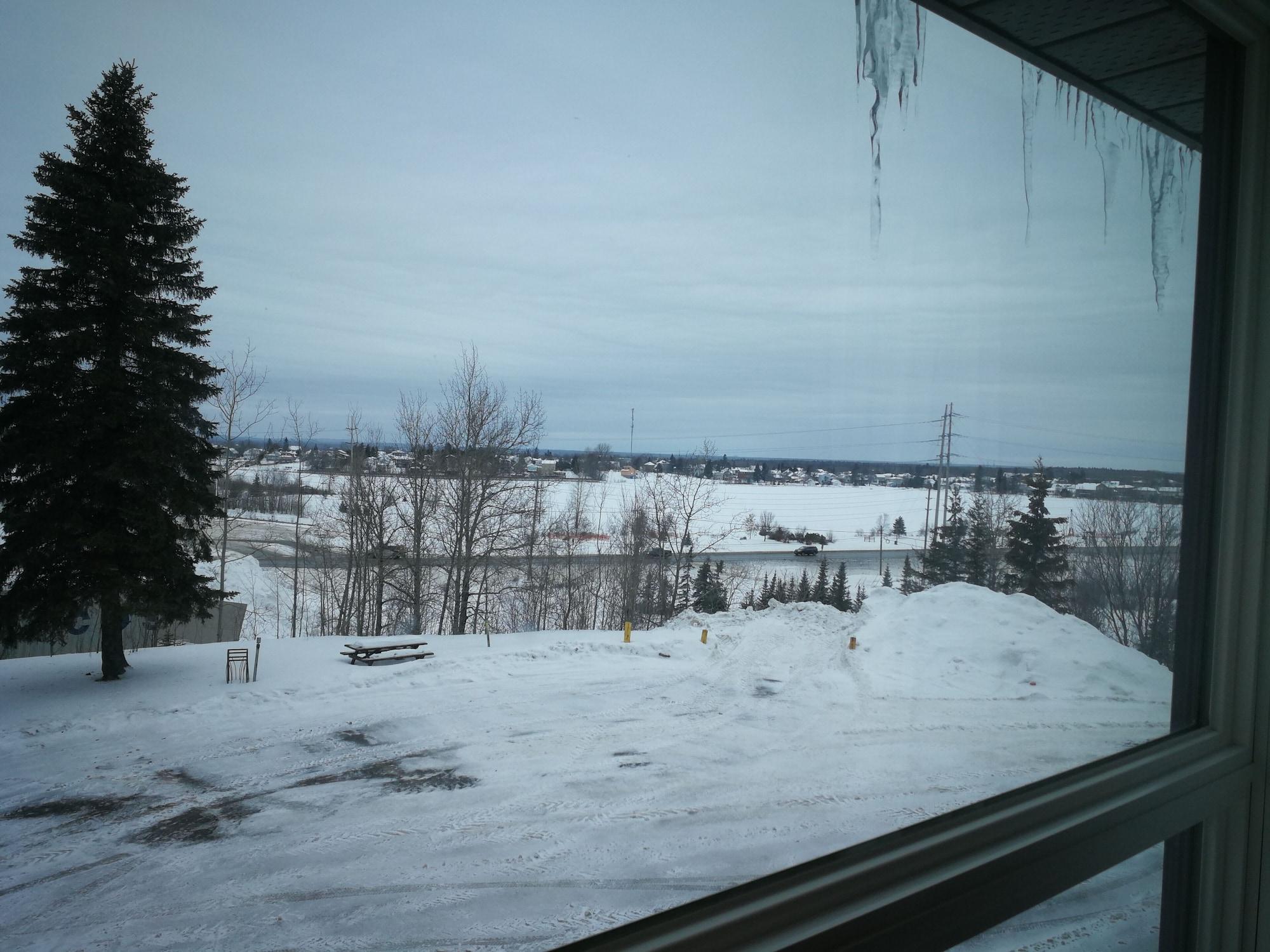 Отель Super 8 By Wyndham Timmins On Экстерьер фото
