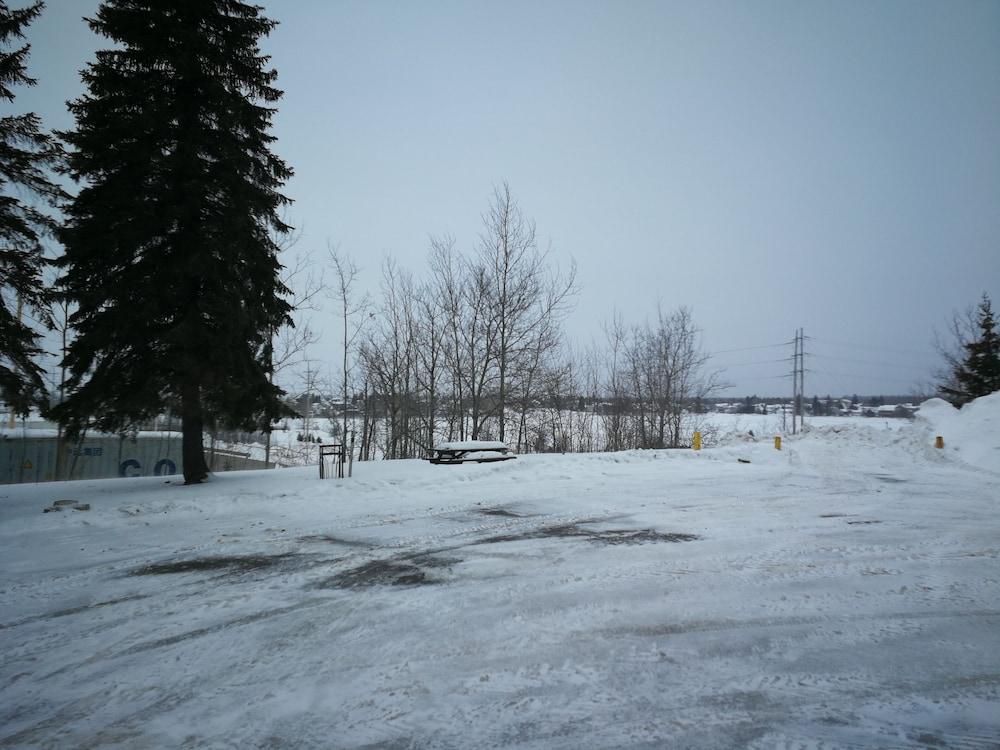 Отель Super 8 By Wyndham Timmins On Экстерьер фото